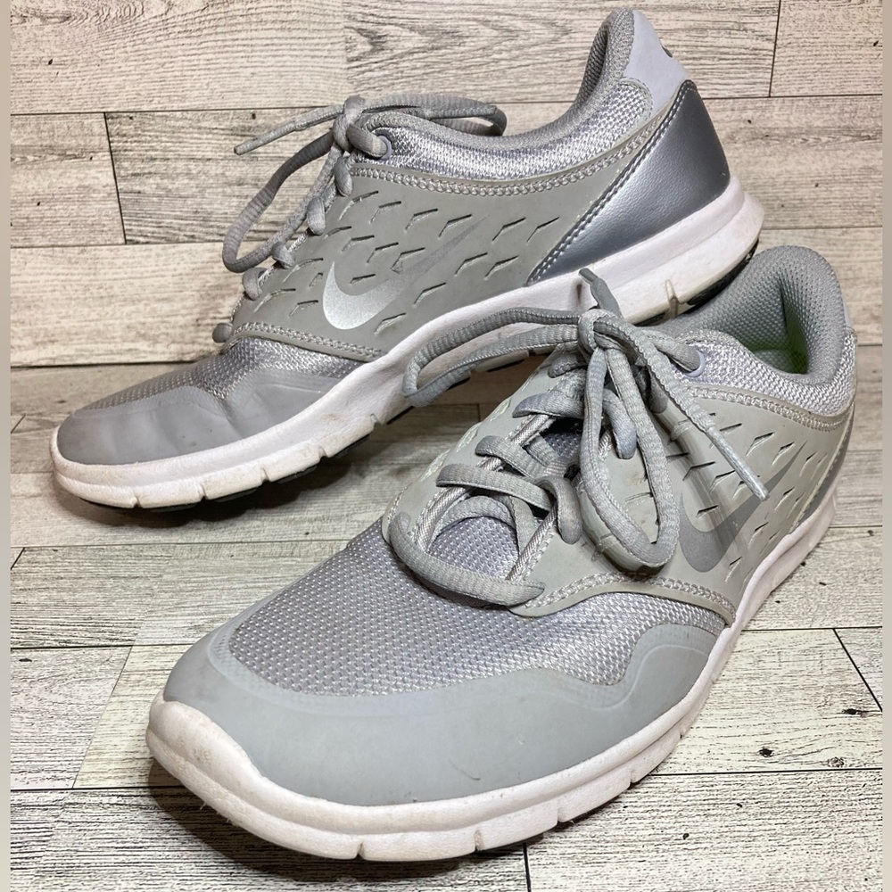 Nike Women's Orive  677136-007 Gray Running Shoes Sneakers Size 6.5